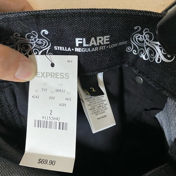 Express Stella Regular Fit Low Rise Flare Jeans - Picture 5 of 5